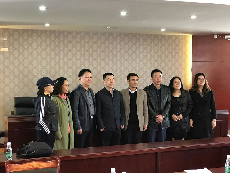 走進(jìn)大涼山，扶貧我們?cè)谛袆?dòng)