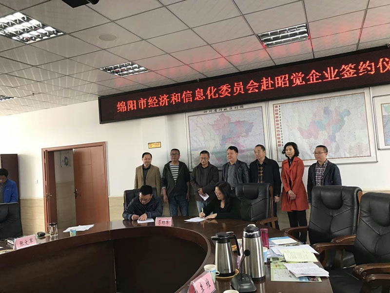 走進(jìn)大涼山，扶貧我們?cè)谛袆?dòng)